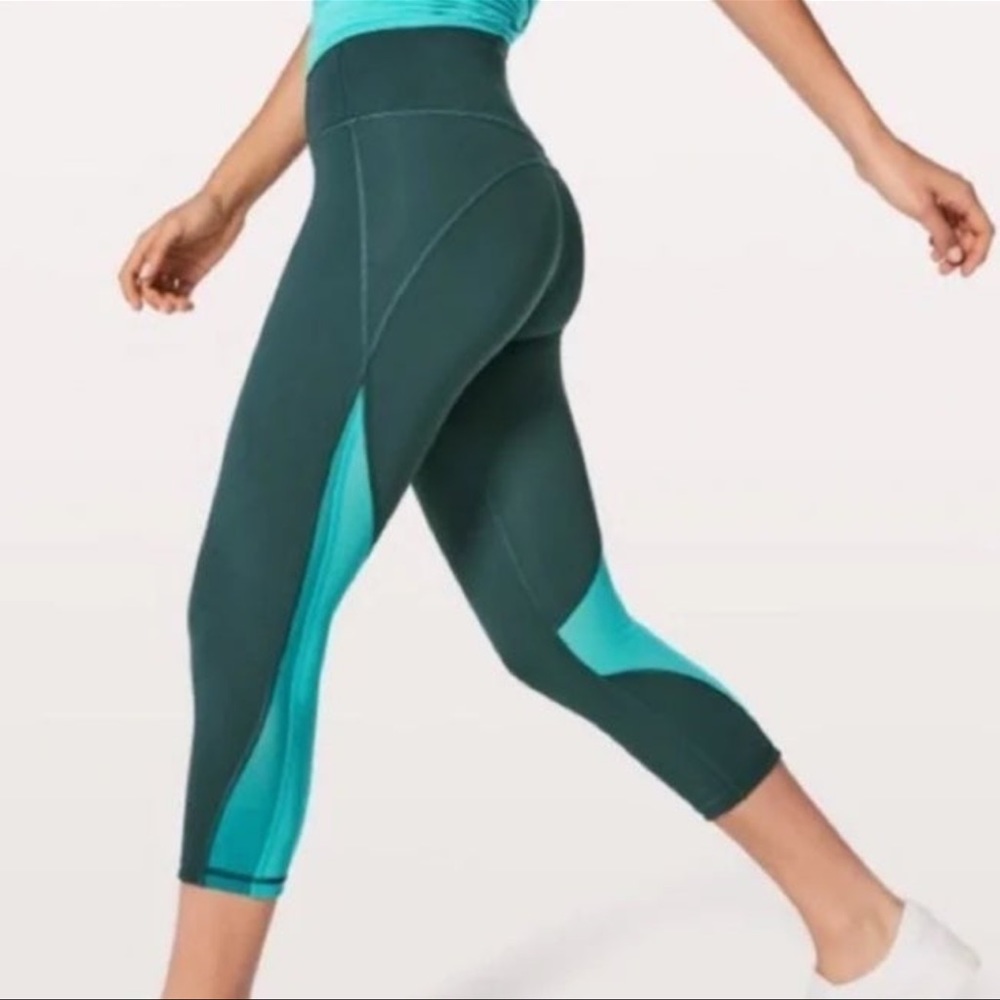 Lululemon mix & mesh crop
